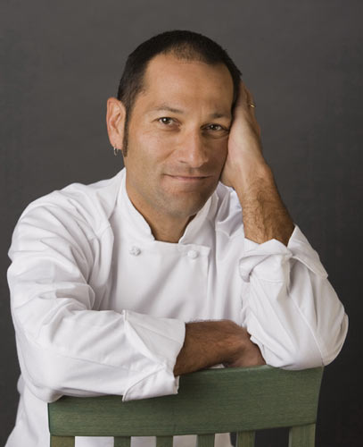 m󎟱R˩qƶChef Luke Macann